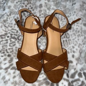 Size 10 American Eagle platform sandals